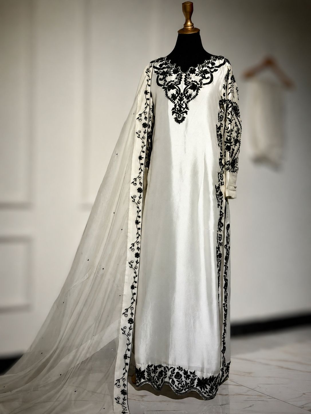 Floral Embroidered Long Kurta