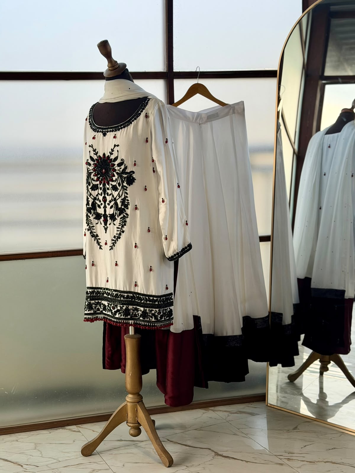 The Ivory Noir Rouge Set